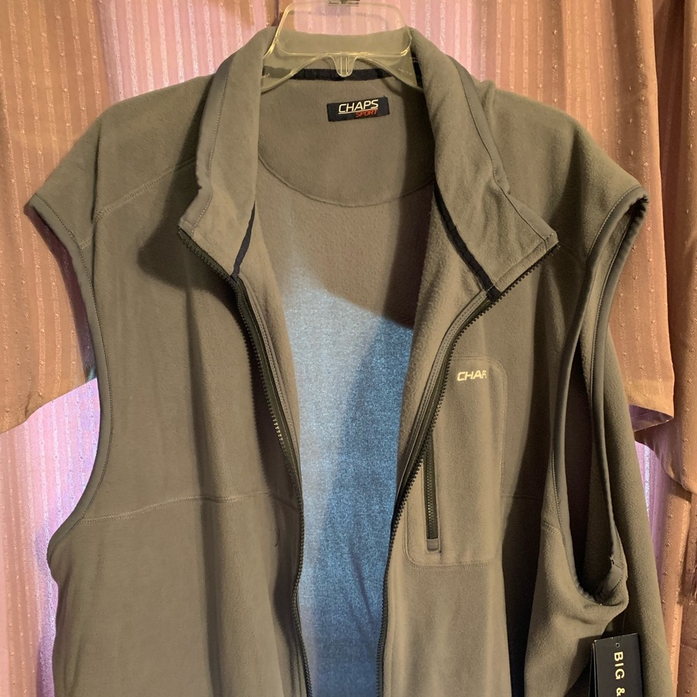 CHAPS FLEECE VEST